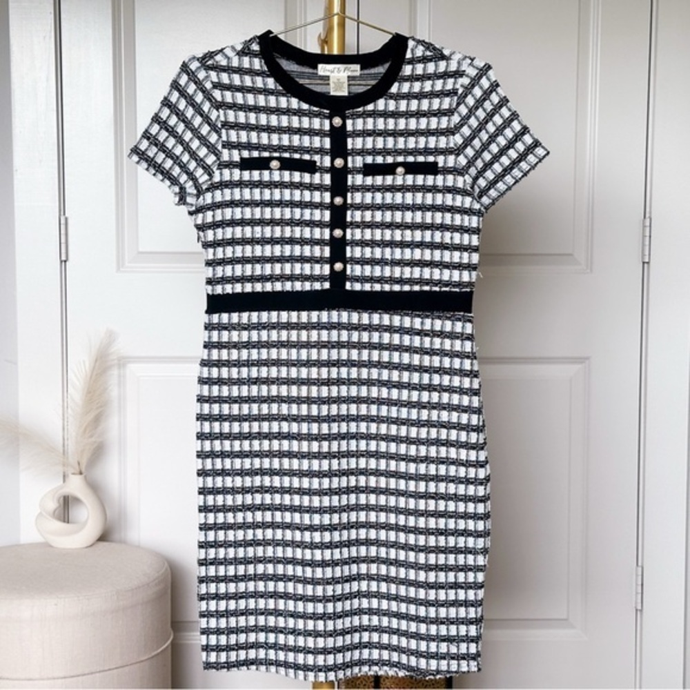 Black and White Buttoned Sheath Mini sweater Dress